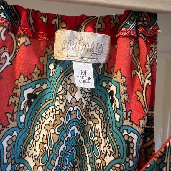 Colorful Sleeveless blouse - Picture 3 of 4